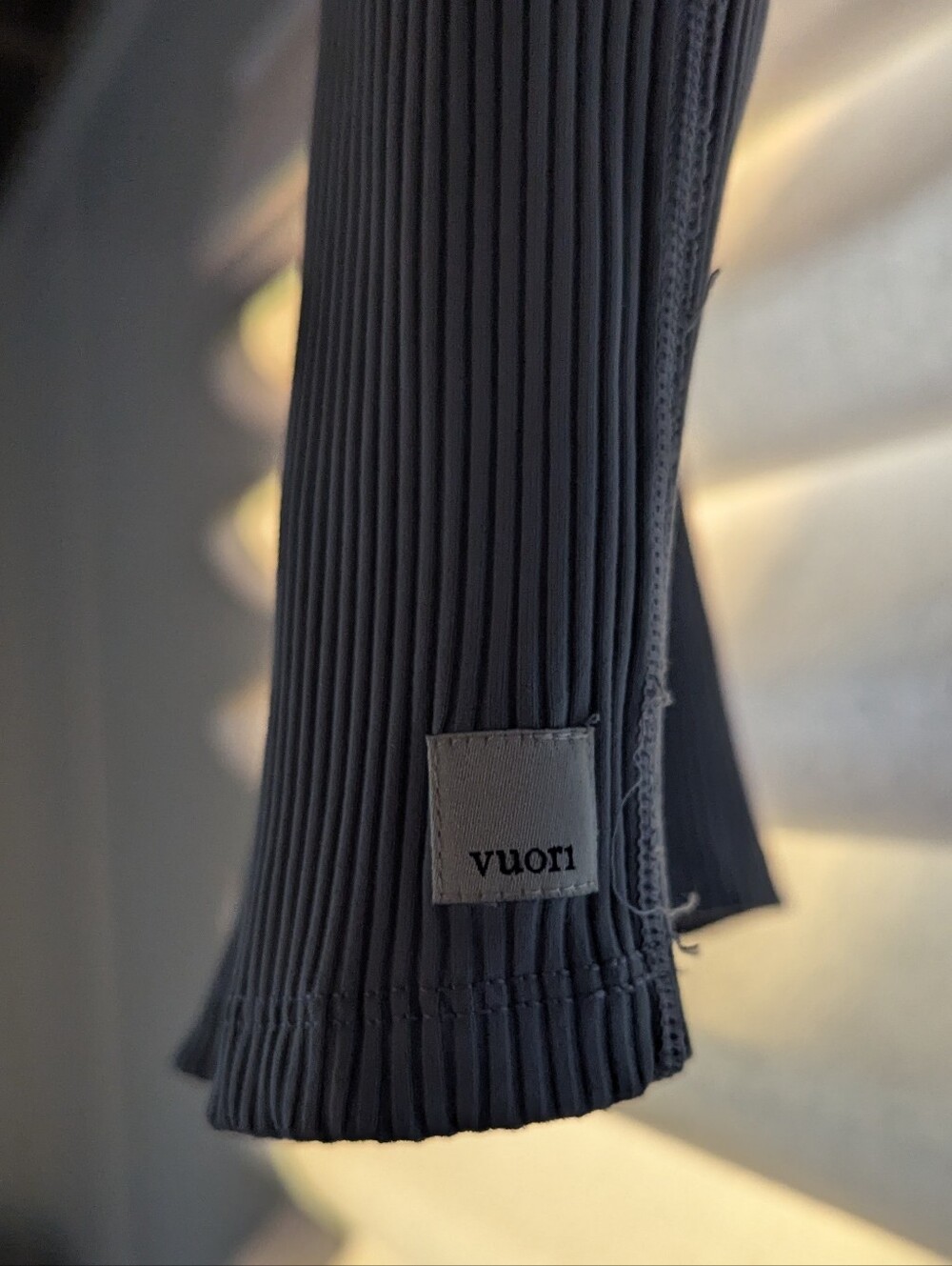 Vuori Ribbed Cross‑Back Top - Picture 3 of 4